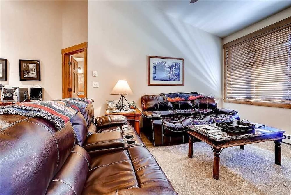 3301 Champagne Lodge, Trappeur's Crossing Apartment 2