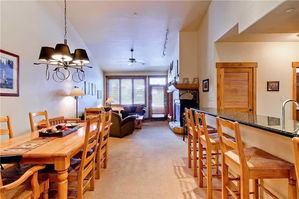 3304 Champagne Lodge, Trappeur's Crossing Apartment 2