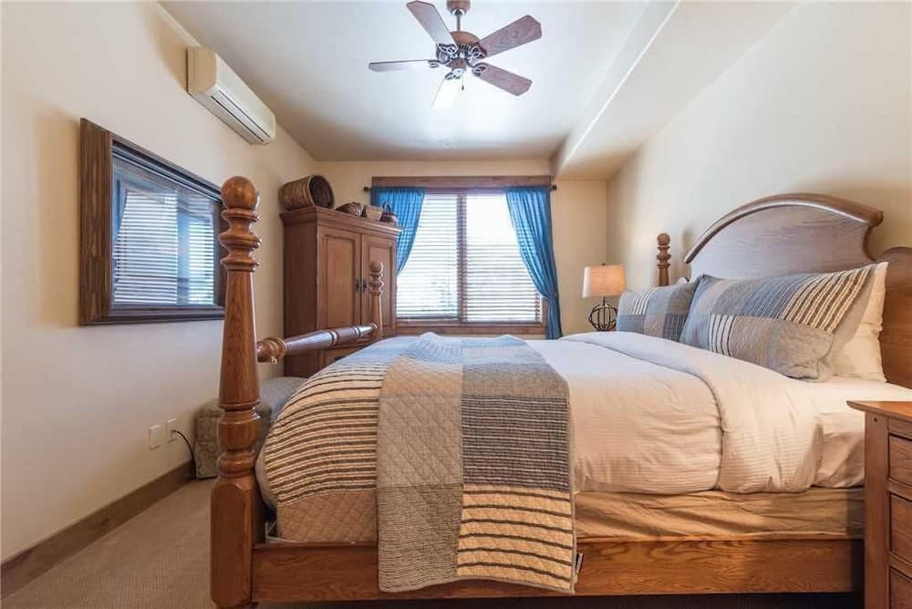 3306 Champagne Lodge, Trappeur's Crossing Apartment 2