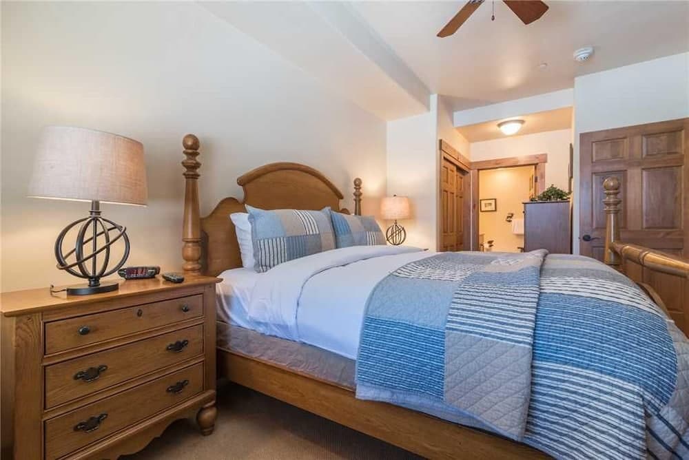 3306 Champagne Lodge, Trappeur's Crossing Apartment 2