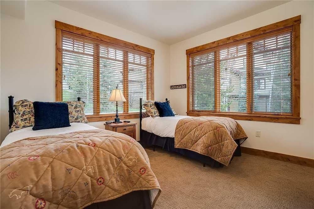 5106 Emerald Lodge, Trappeur's Crossing Apartment 5