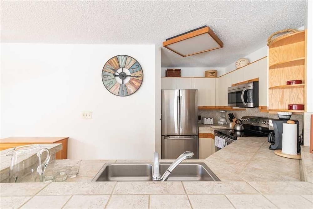 1112 Trappeur's Lodge, Trappeur's Crossing Apartment 4