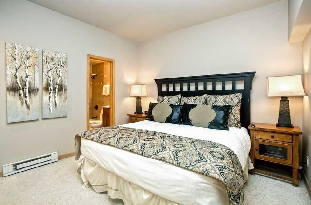 1302 Trappeur's Lodge, Trappeur's Crossing Apartment 3