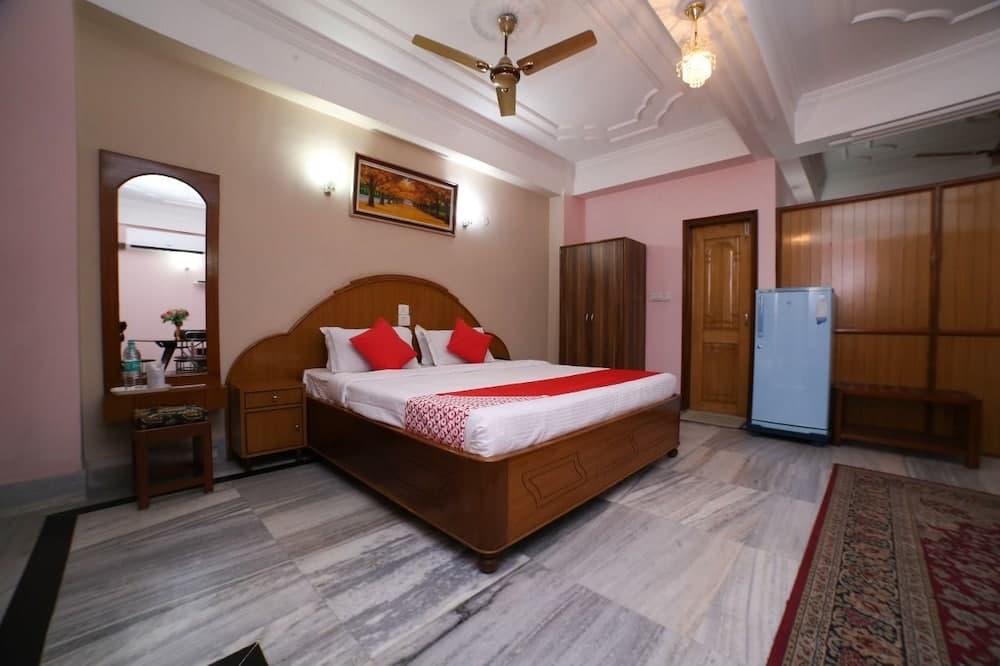 Hotel Priya Palace