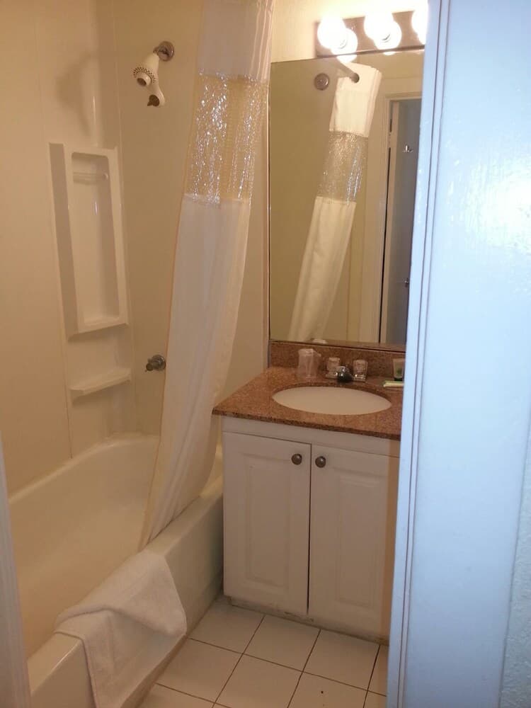 Hollywood Beach Cute Renovated Studio With Beautiful Views