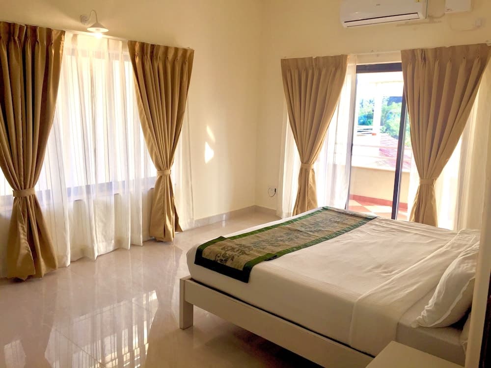 TreeHouse Blue Hotel & Villas