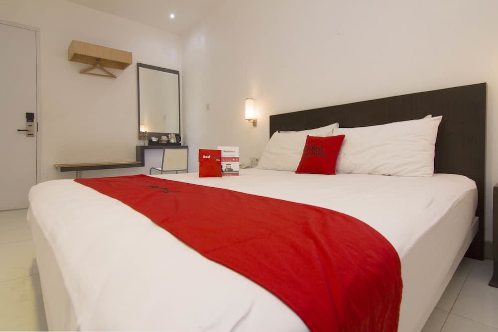 RedDoorz near Universitas Diponegoro