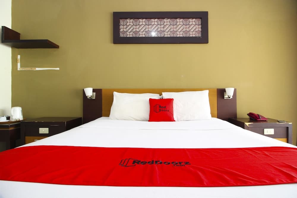 RedDoorz @ Solo Street