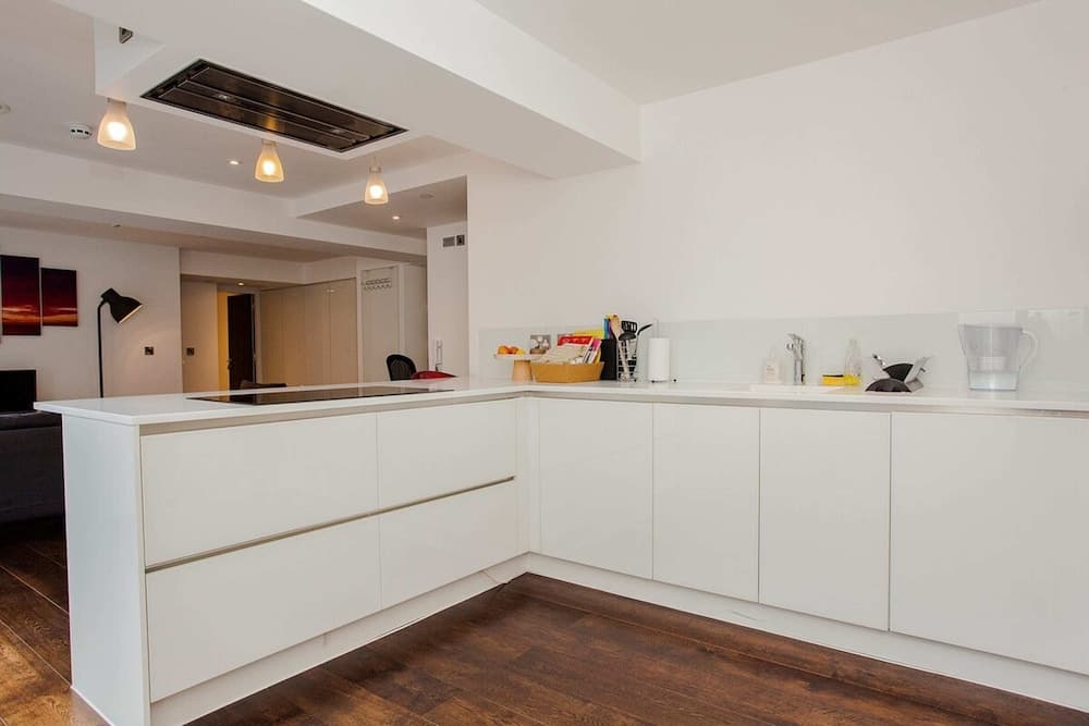 Exquisite 2 Bedroom Apartment In Bank