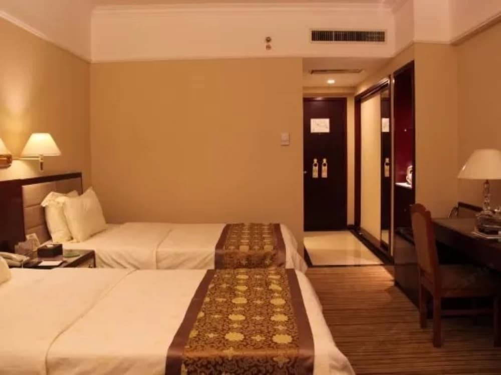 Fujian Sunshine Holiday Hotel