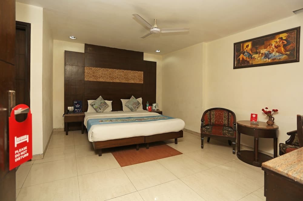 OYO 1824 Hotel Grand Peepal