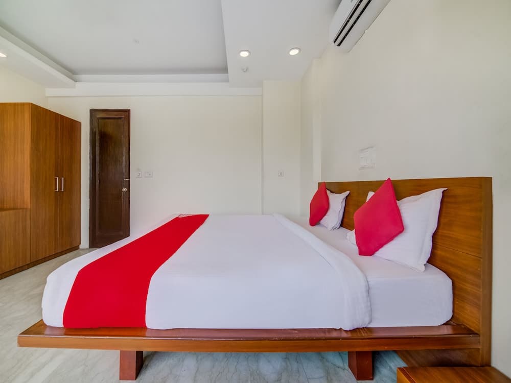 OYO 9553 Hotel Kings Plaza