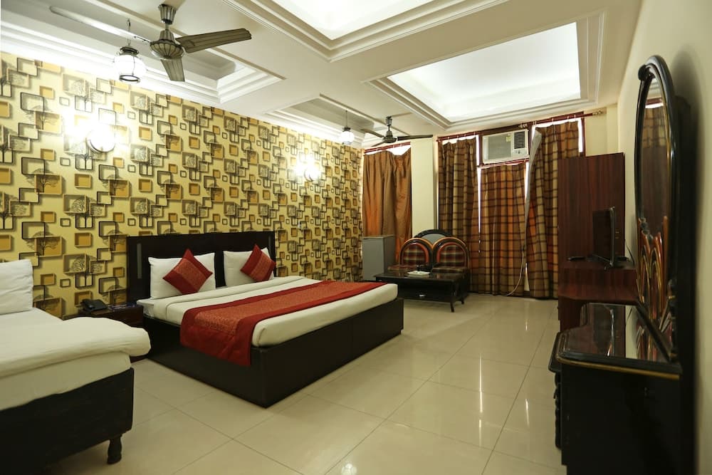 OYO 7844 Hotel Welcome Plaza