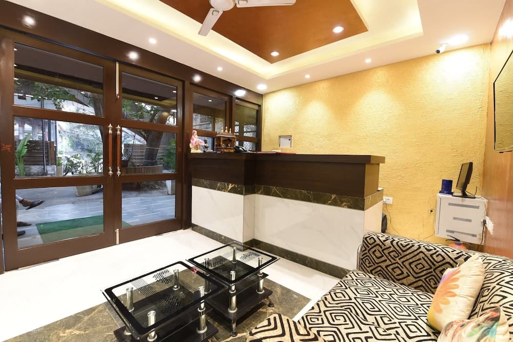 OYO Flagship 5383 Hotel Under Bridge Inn