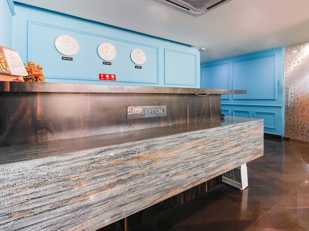 OYO 8941 Hotel Golden Leaves