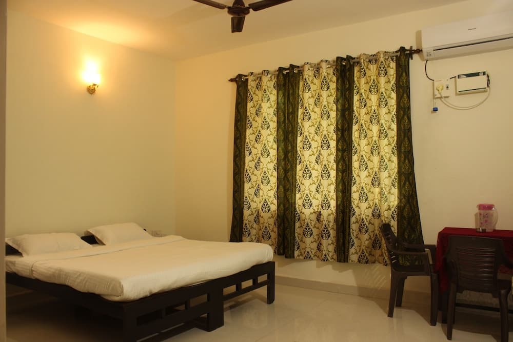 OYO 9218 Home Duplex 4 BHK Villa Candolim