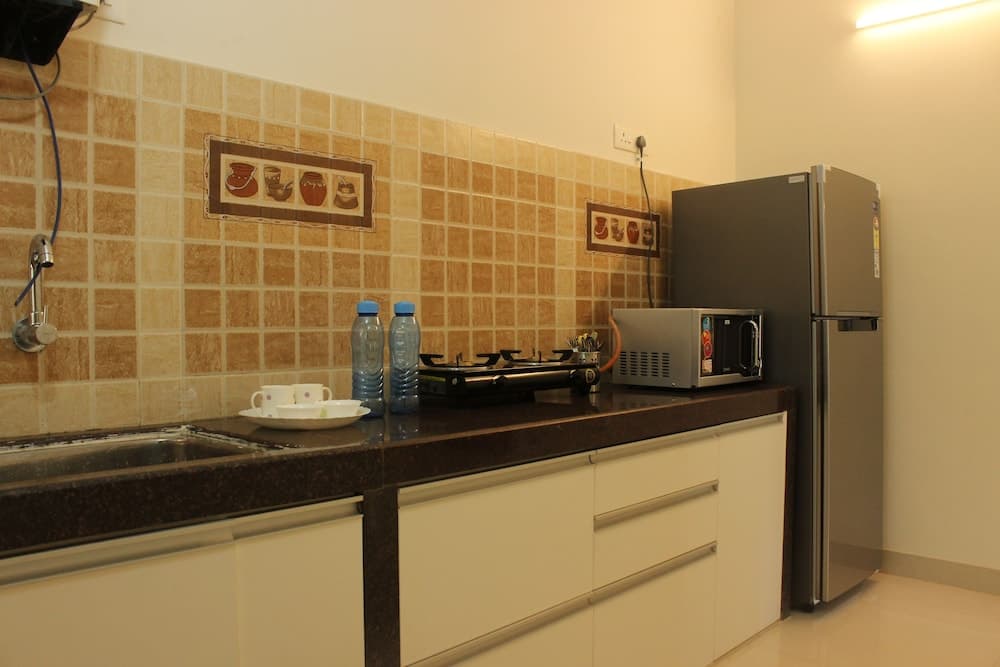 OYO 9364 Home Modern 2 BHK Pool View Candolim