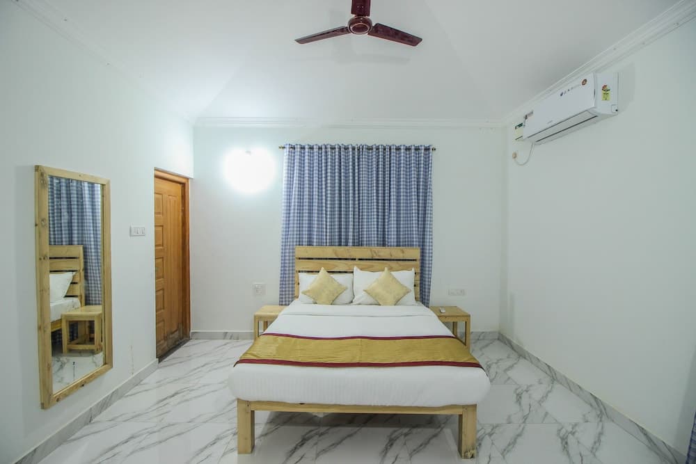OYO 10296 Home Sunset View 3BHK Dona Paula
