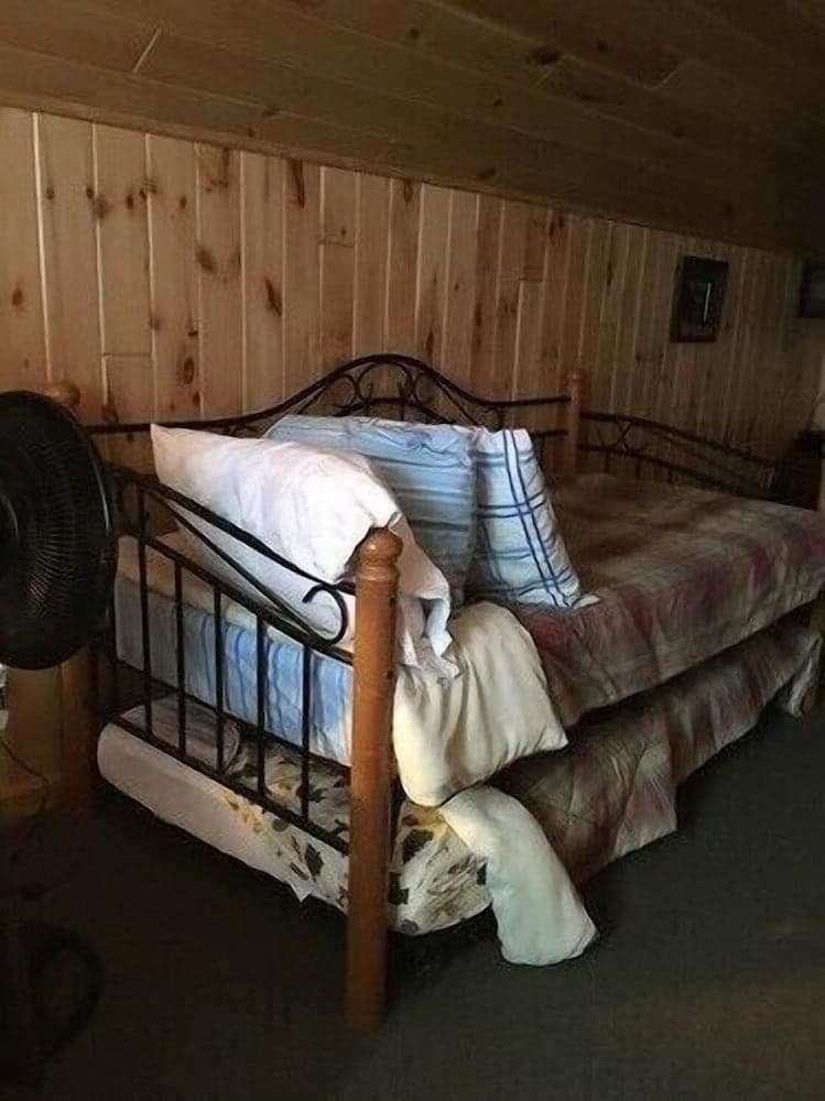 Valhalla Hillside Inn