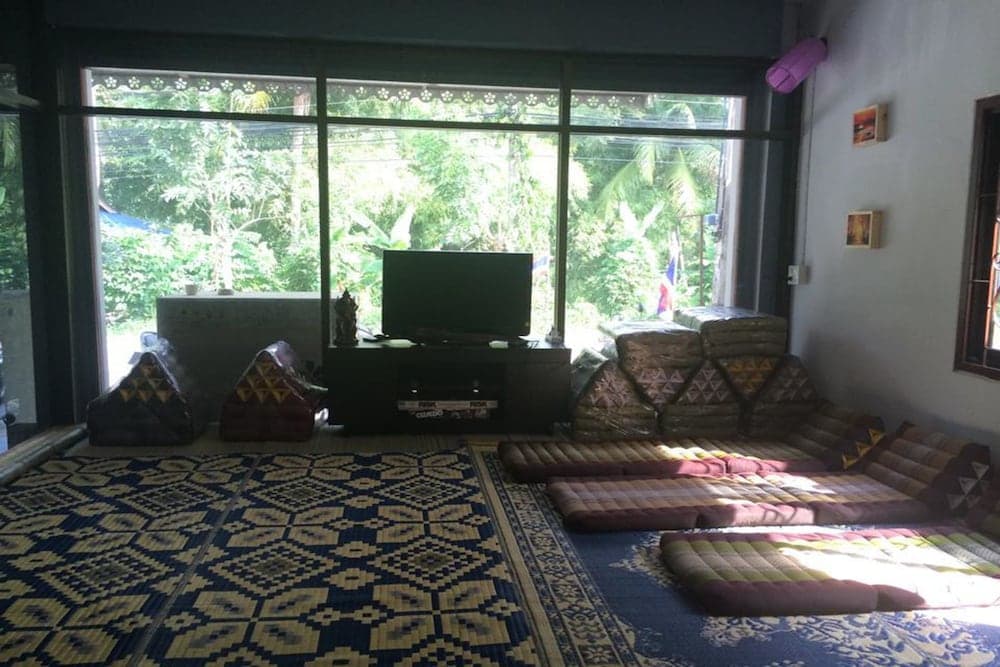 Domingo Hostel Phangan