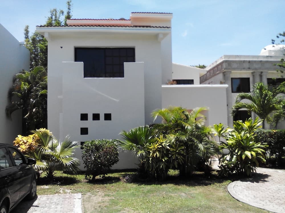 Casa en PlayaDelCarmen 526 by Sinbad