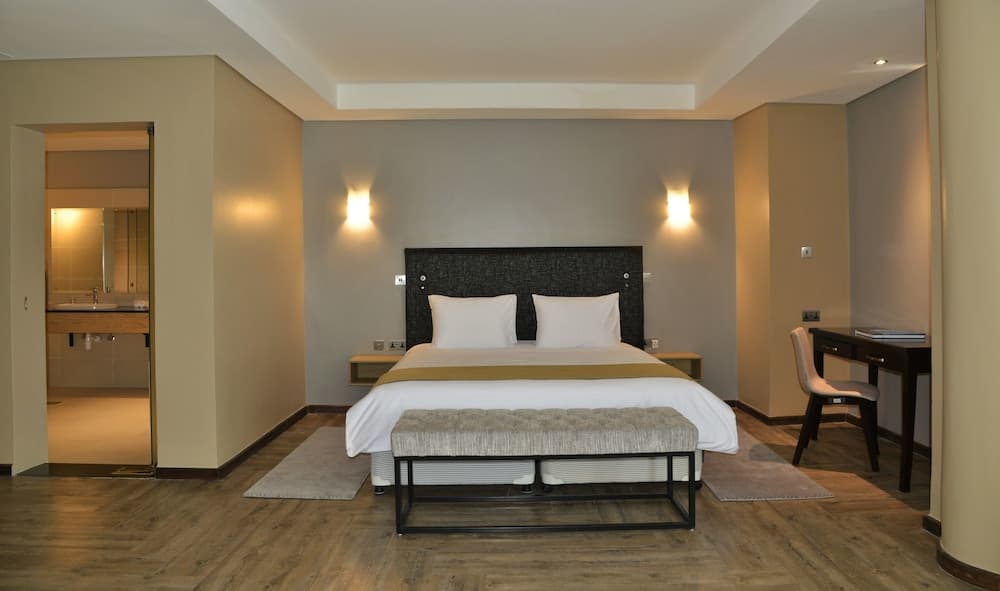 Mantis EPIC Hotel & Suites