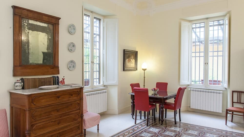 Rental In Rome Portico Ottavia Garden