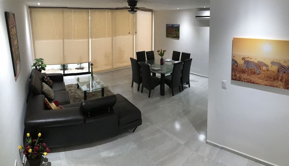 Casa PlayaDelCarmen 515 by Sinbad