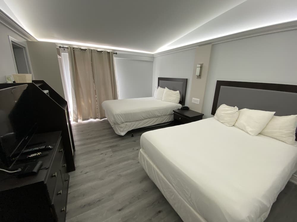 Travelodge by Wyndham Sarnia