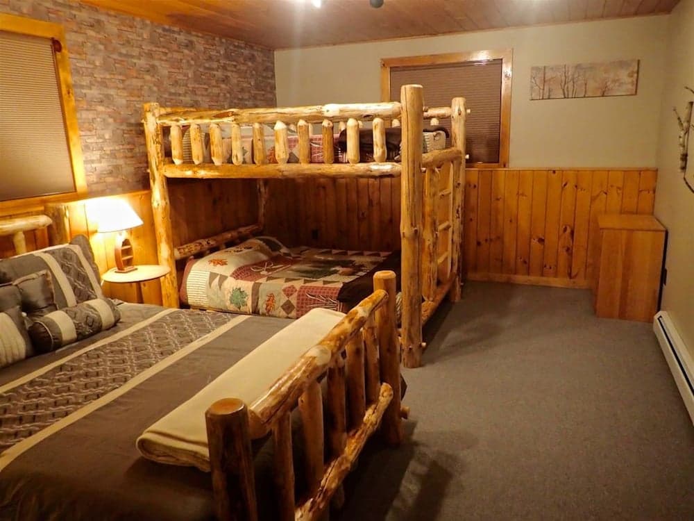 Moose Lodge and Cabins by Bretton Woods Vacations