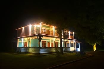 Funky Leopard Safari Lodge Bordering Yala National Park - Hostel