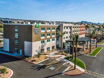 Holiday Inn Express And Suites Lake Havasu - London Bridge, an IHG Hotel