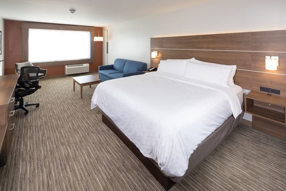 Holiday Inn Express and Suites Kalamazoo West by IHG