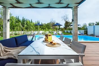 W Villas Halkidiki
