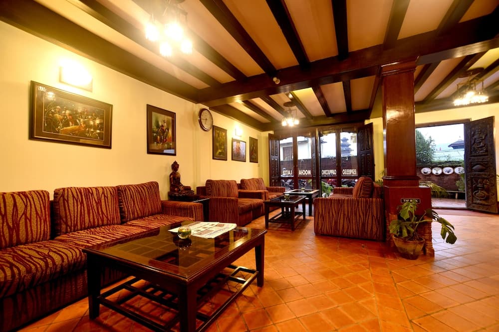 Vajra Guest House & Restaurant