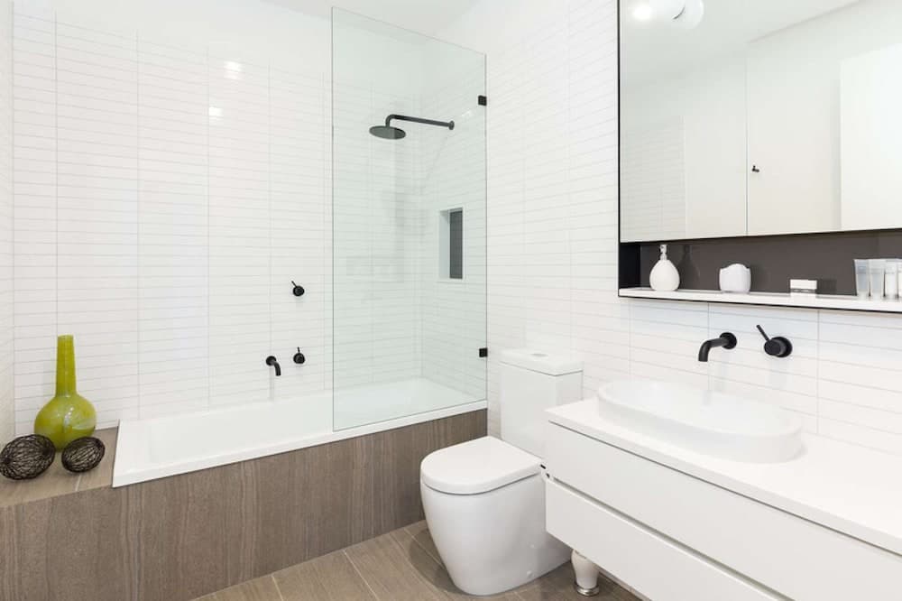 Class, Style and Location in Carlton