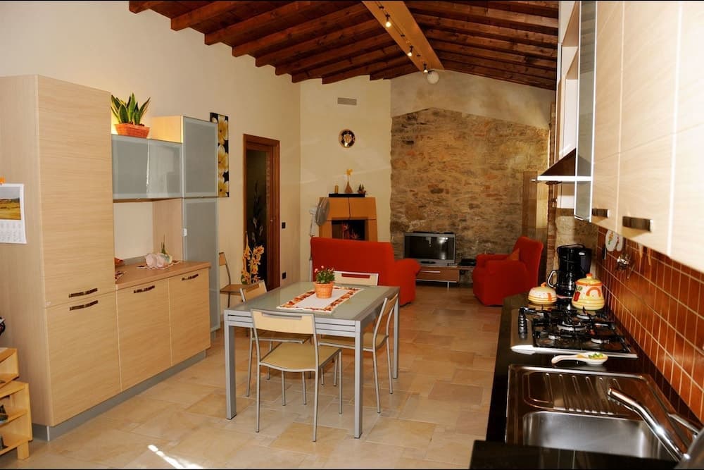 Wonderful private villa for 4 people with WIFI, pool, A/C, TV, terrace and parking