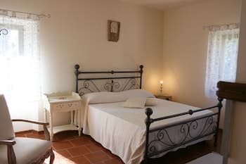 Wonderful Private Villa With Wifi, Private Pool, TV, Terrace, Pets Allowed, Parking, Close to Arezzo