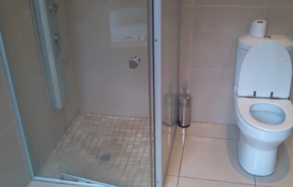 T.Recall Guest House