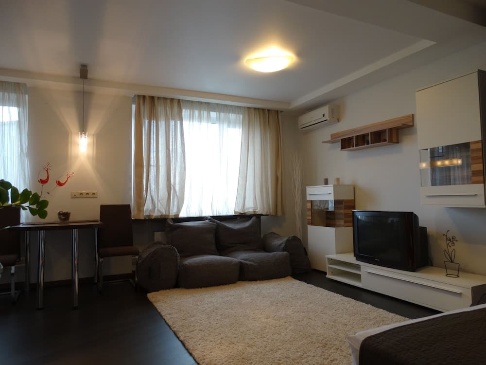 Inndays Arkhitektora Vlasova 39