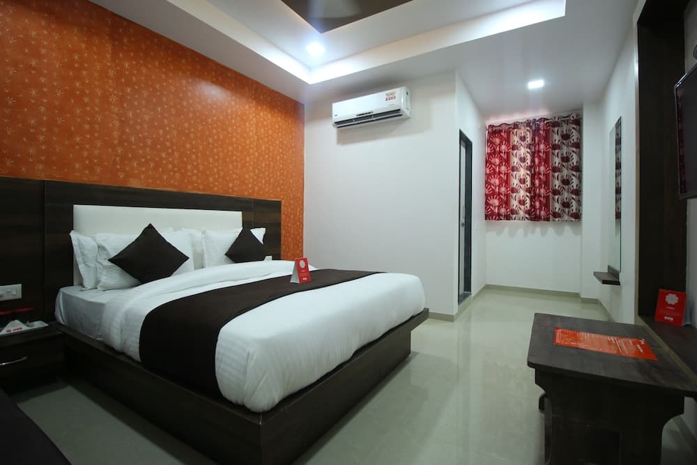 OYO 8864 Hotel Royal City