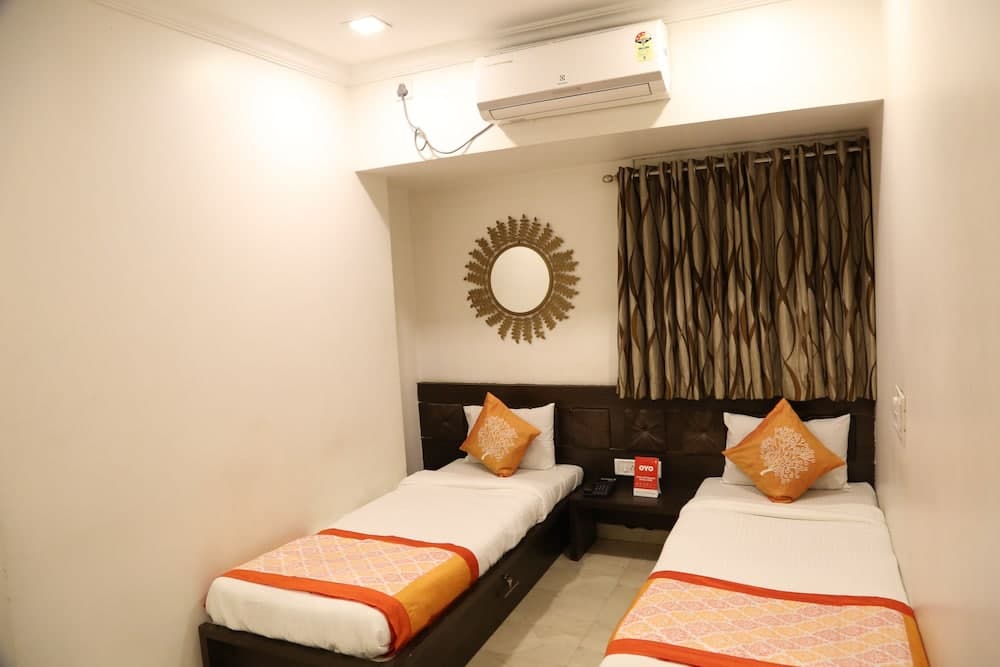 OYO 9953 Hotel Alankar