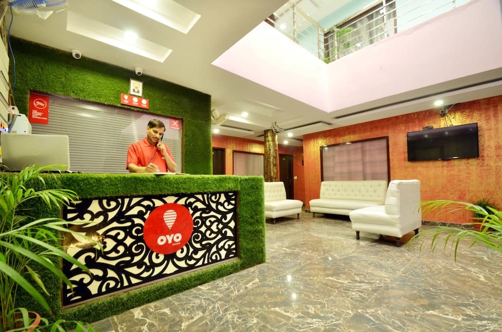 OYO 8622 Hotel Grand Inn