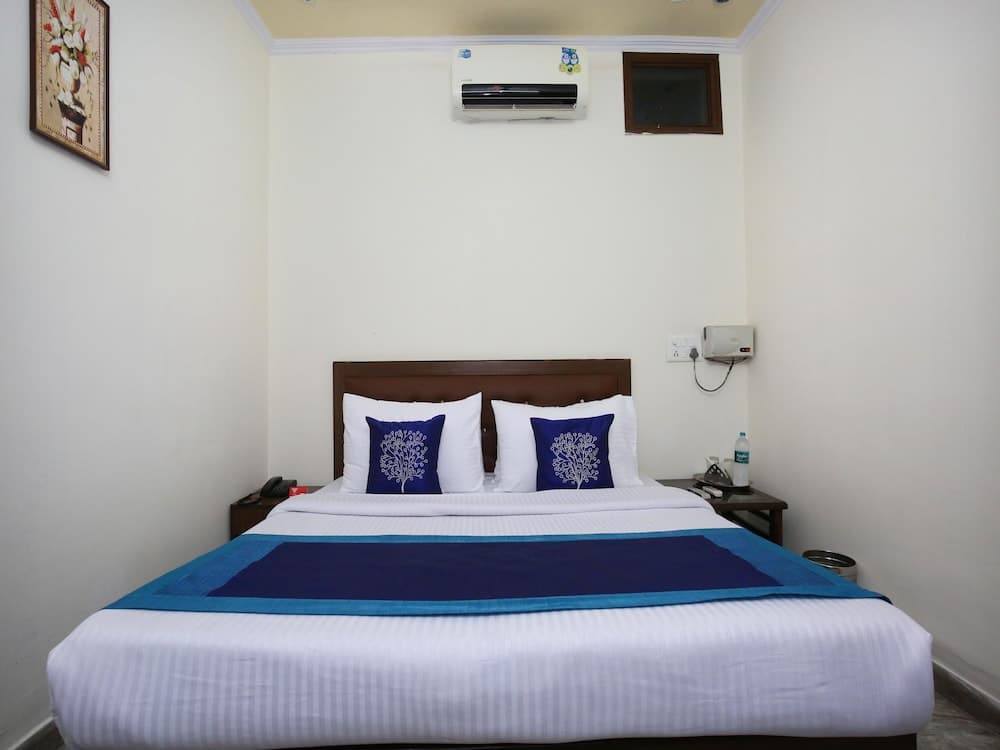 OYO 9661 Hotel Victoria Palace