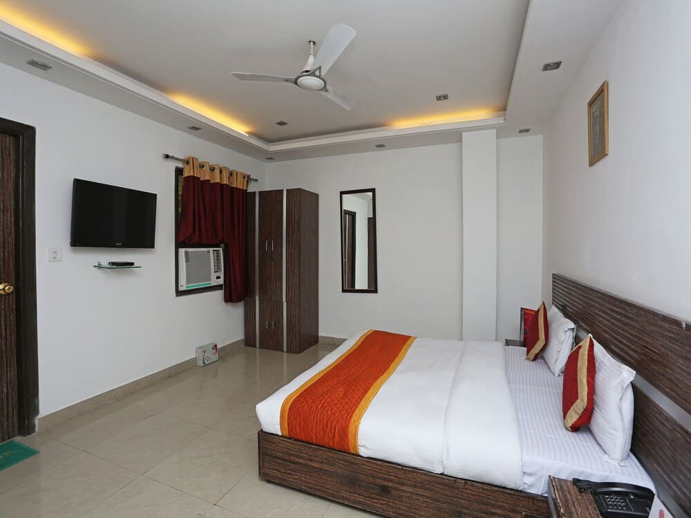 OYO 10257 Hotel Lotus Park