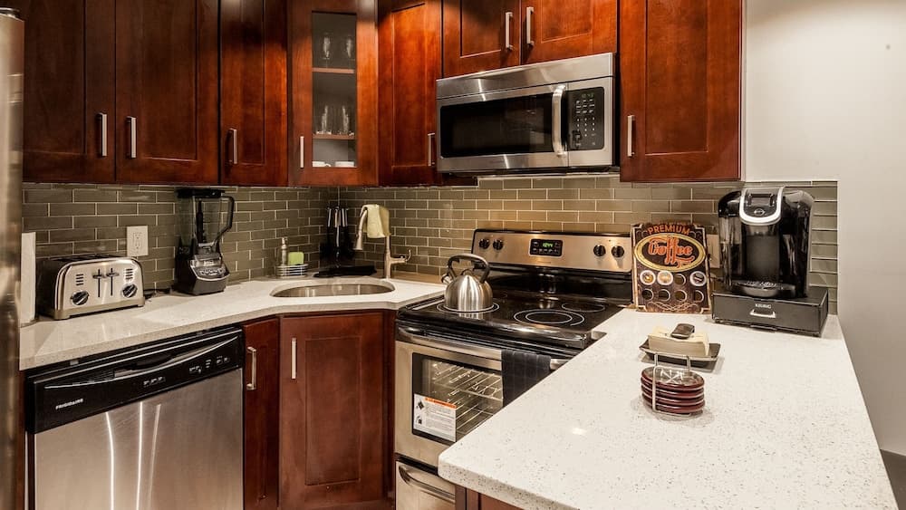 Newly Renovated Carriage House