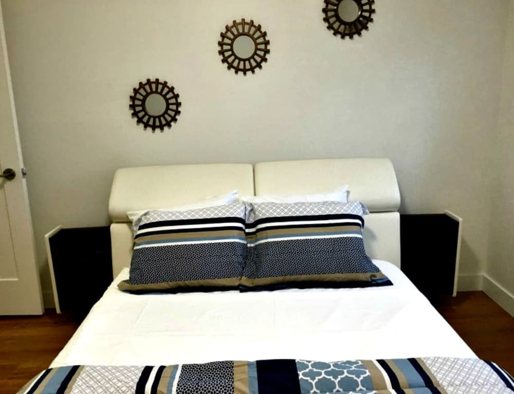 Pelicanstay in Burnaby Lake