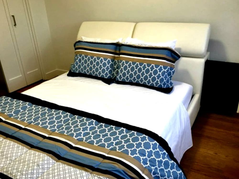 Pelicanstay in Burnaby Lake