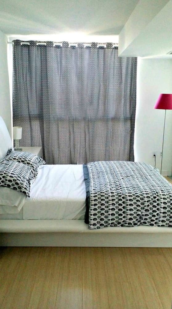 Pelicanstay in Toronto Entertainment District