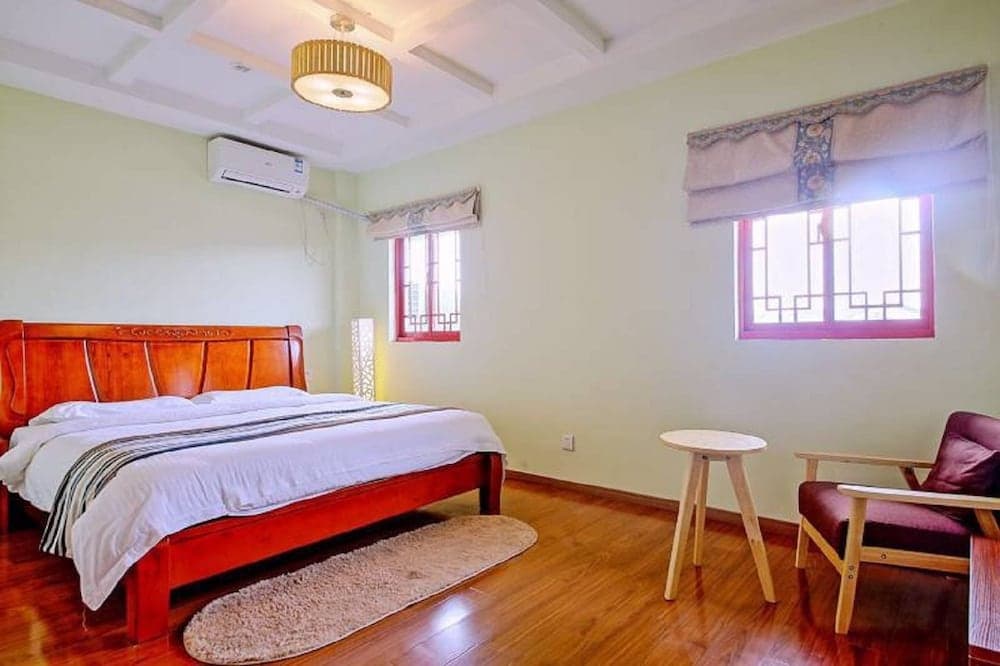 Yinjiangnan Xishui Zhijian Themed Inn